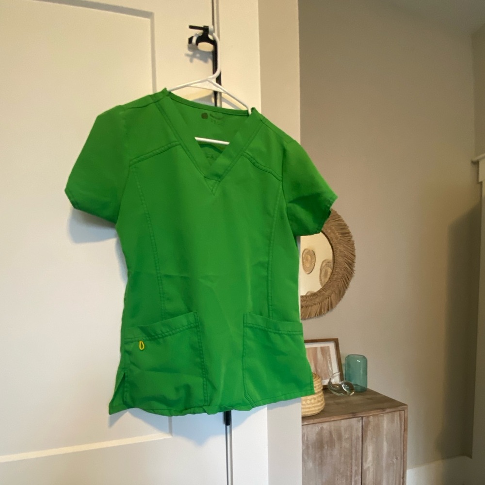 BUNDLE ⭐️Green, Teal and Black Scrub Tops - Picture 3 of 5